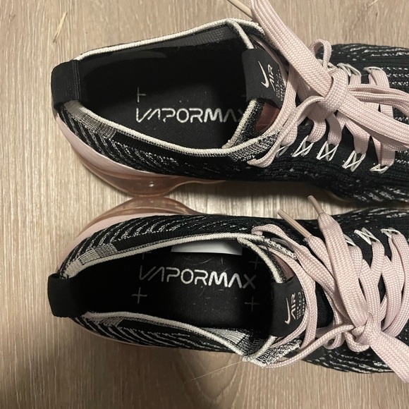 Nike Air vapormax flyknit 3.0 size 8 - Picture 3 of 5